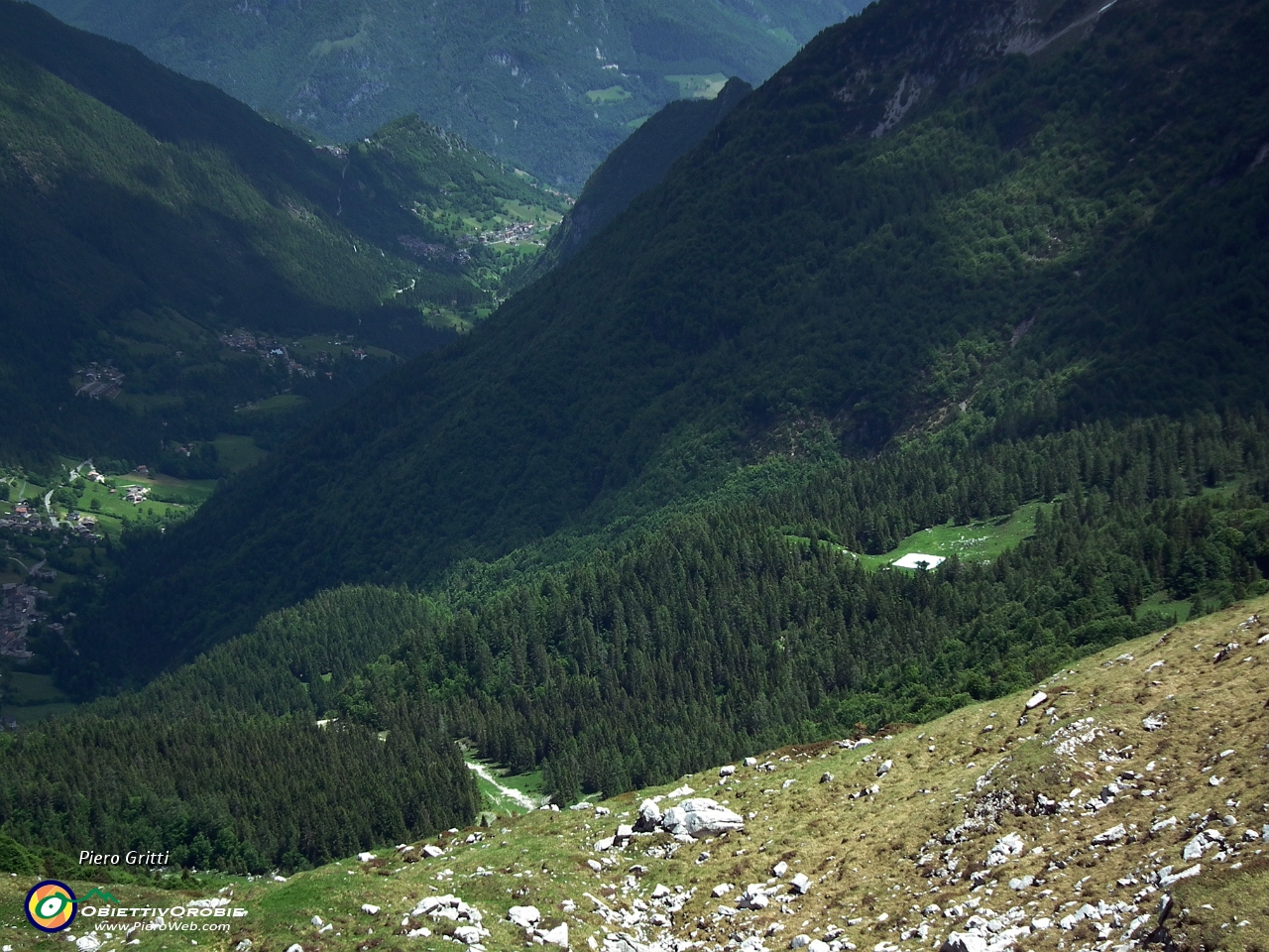 45 a valle la Valcanale....JPG